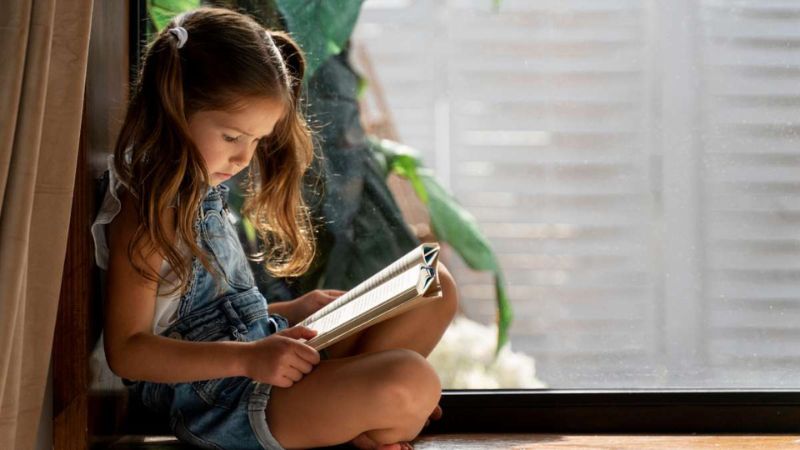 8 Classic Children’s Books To Read With Your Kids (2024)