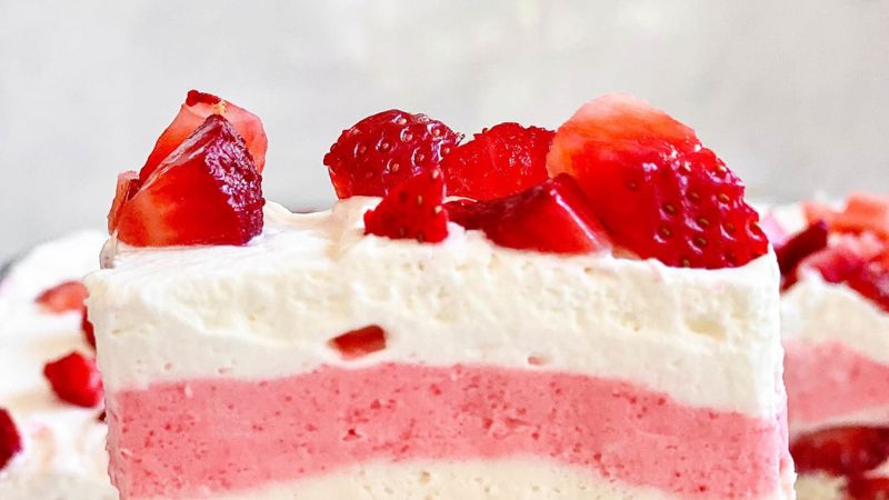 How to Make No-Bake Strawberry Delight